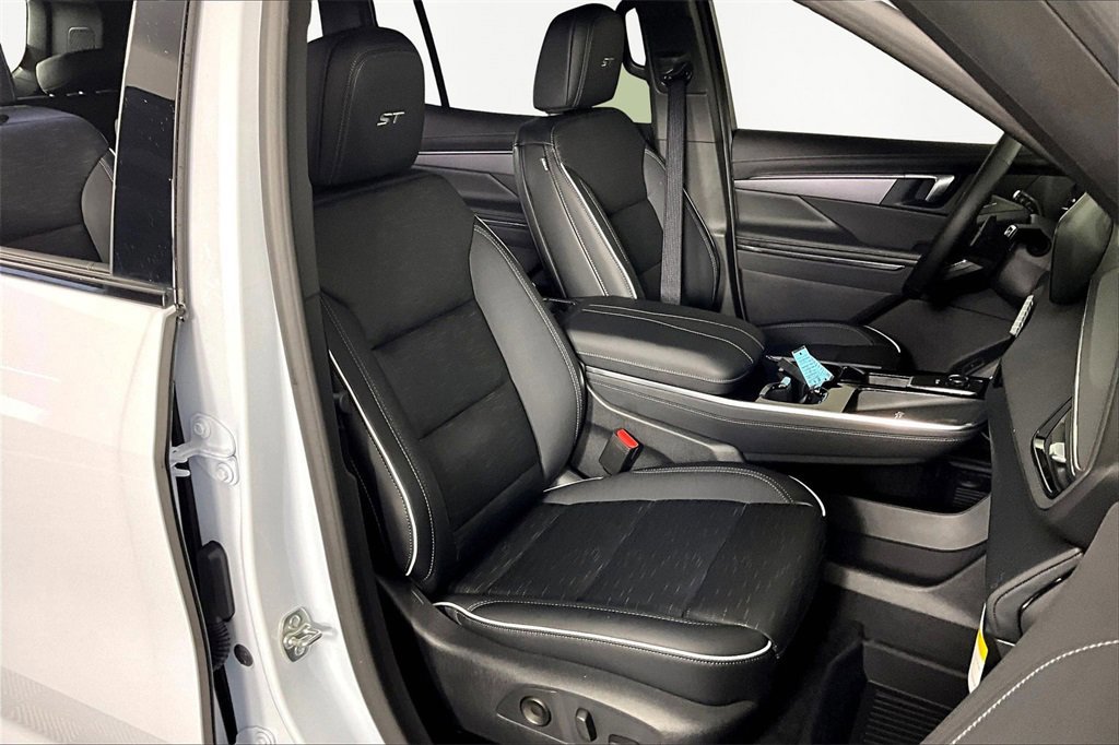 New 2026 Buick Enclave Sport Touring w/ Super Cruise Package image 11