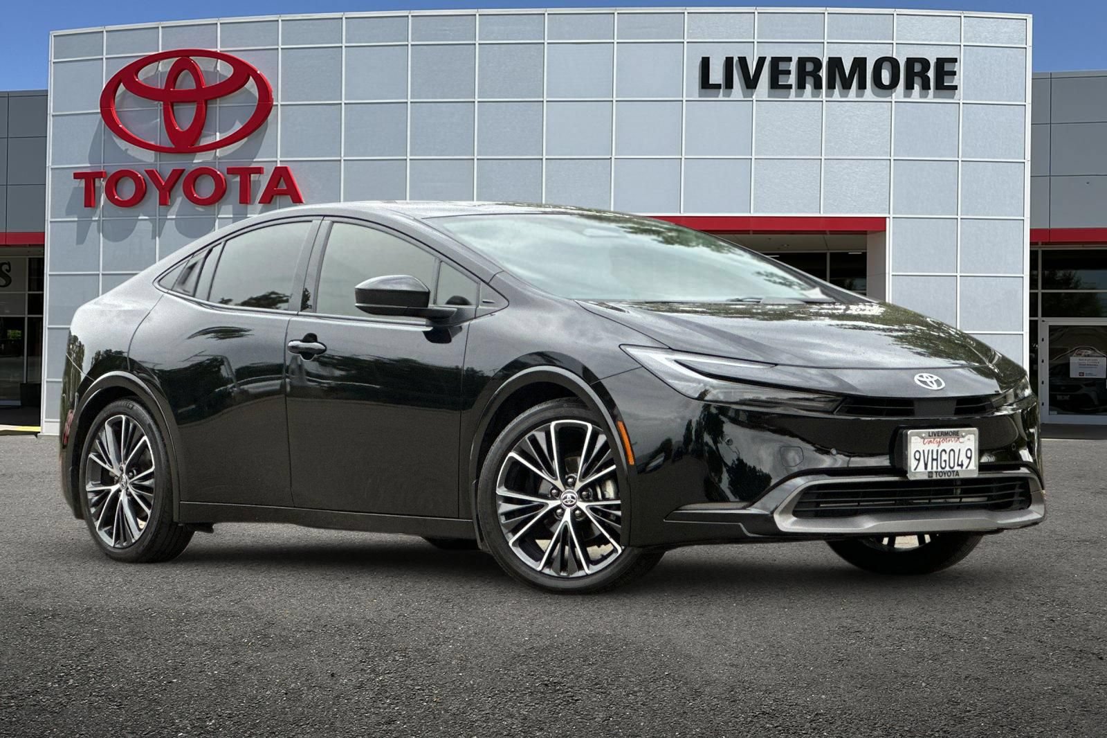 Used 2026 Toyota Prius LE FWD image 2