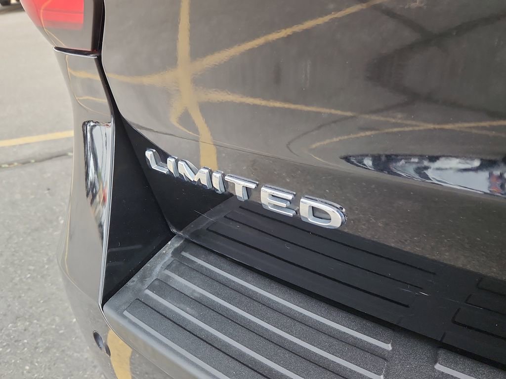 Used 2024 Ford Expedition Limited AWD/4WD image 17