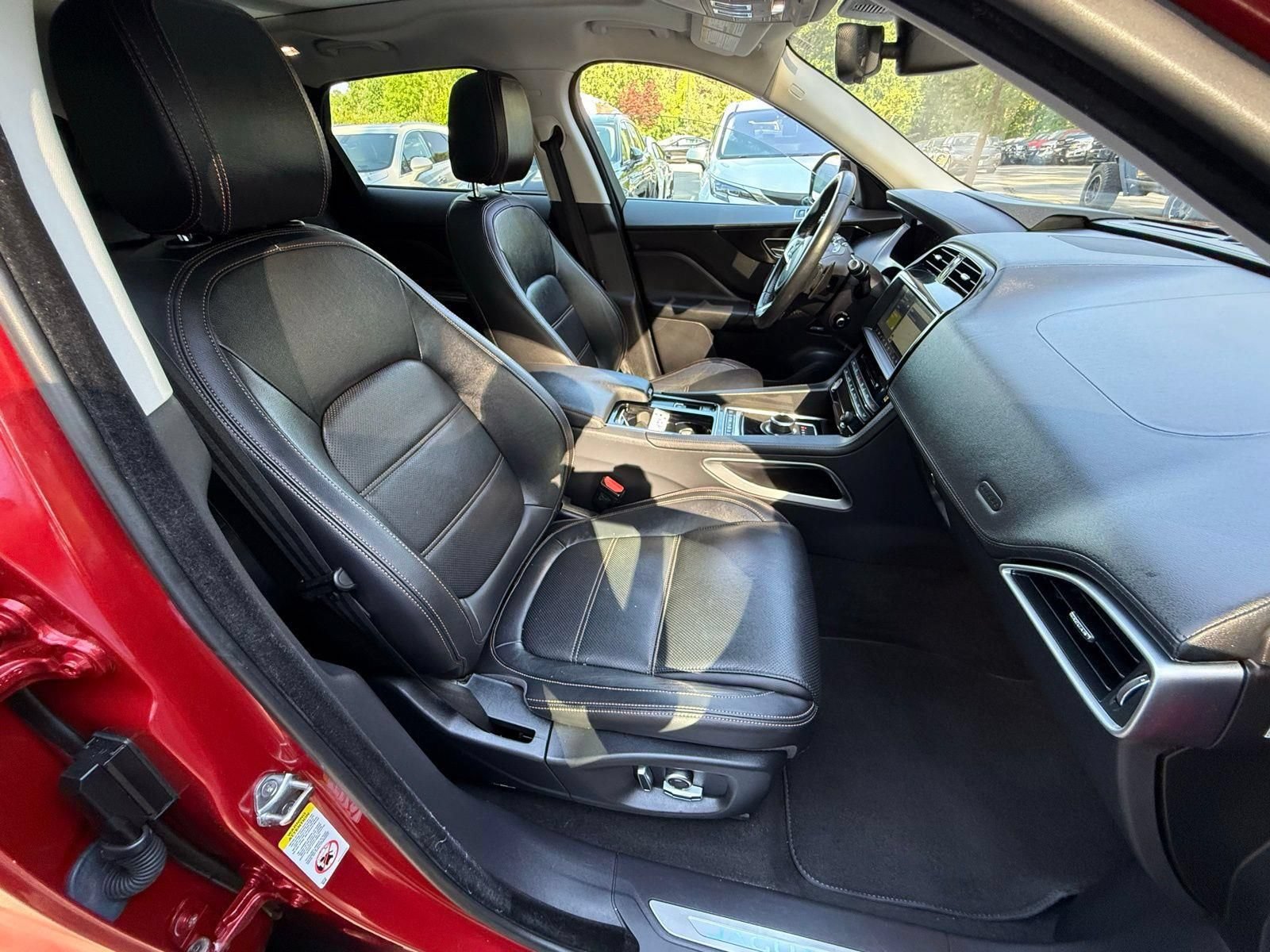 Used 2019 Jaguar F-PACE Prestige AWD/4WD image 35