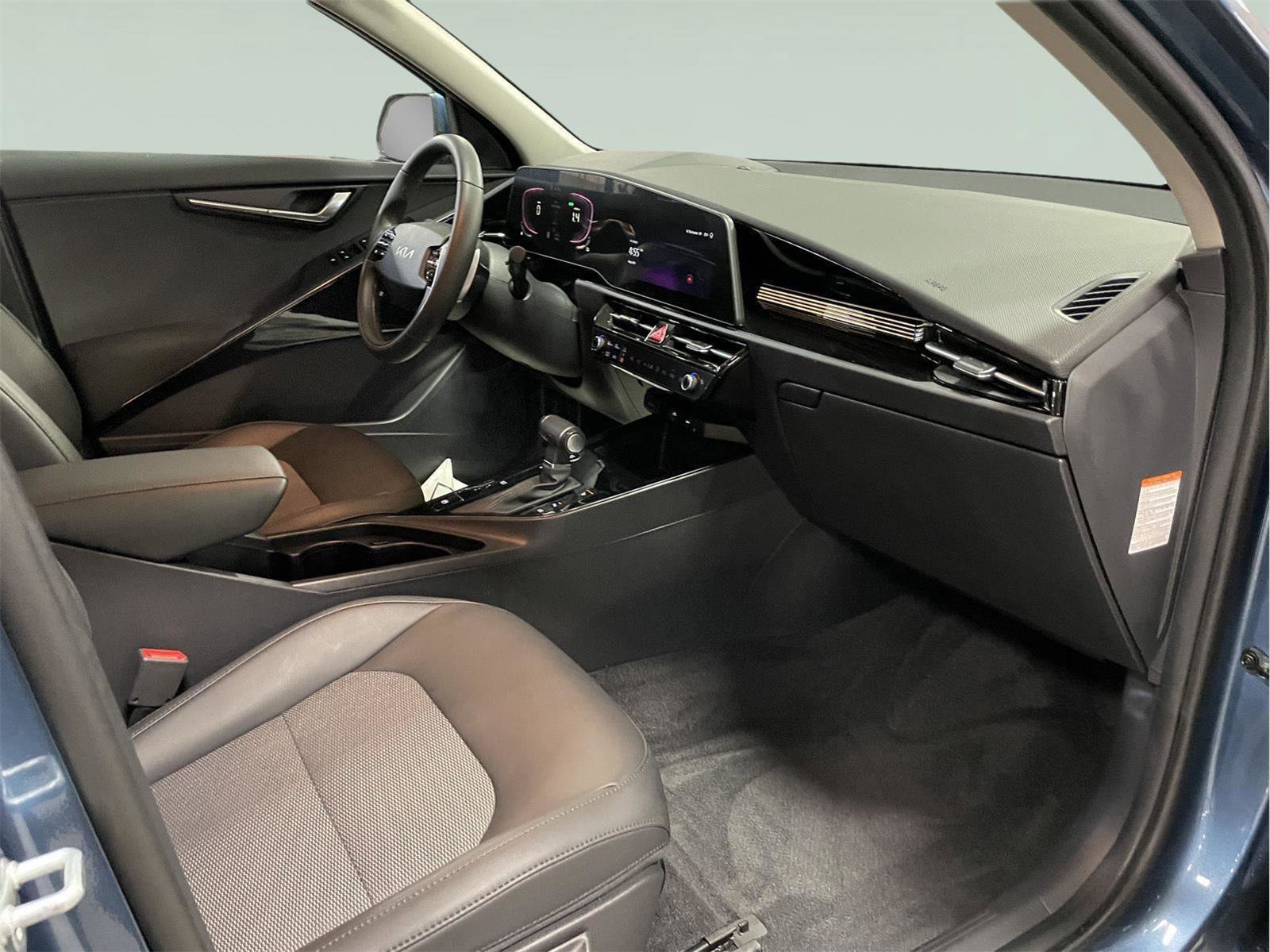 Used 2025 Kia Niro EX image 20