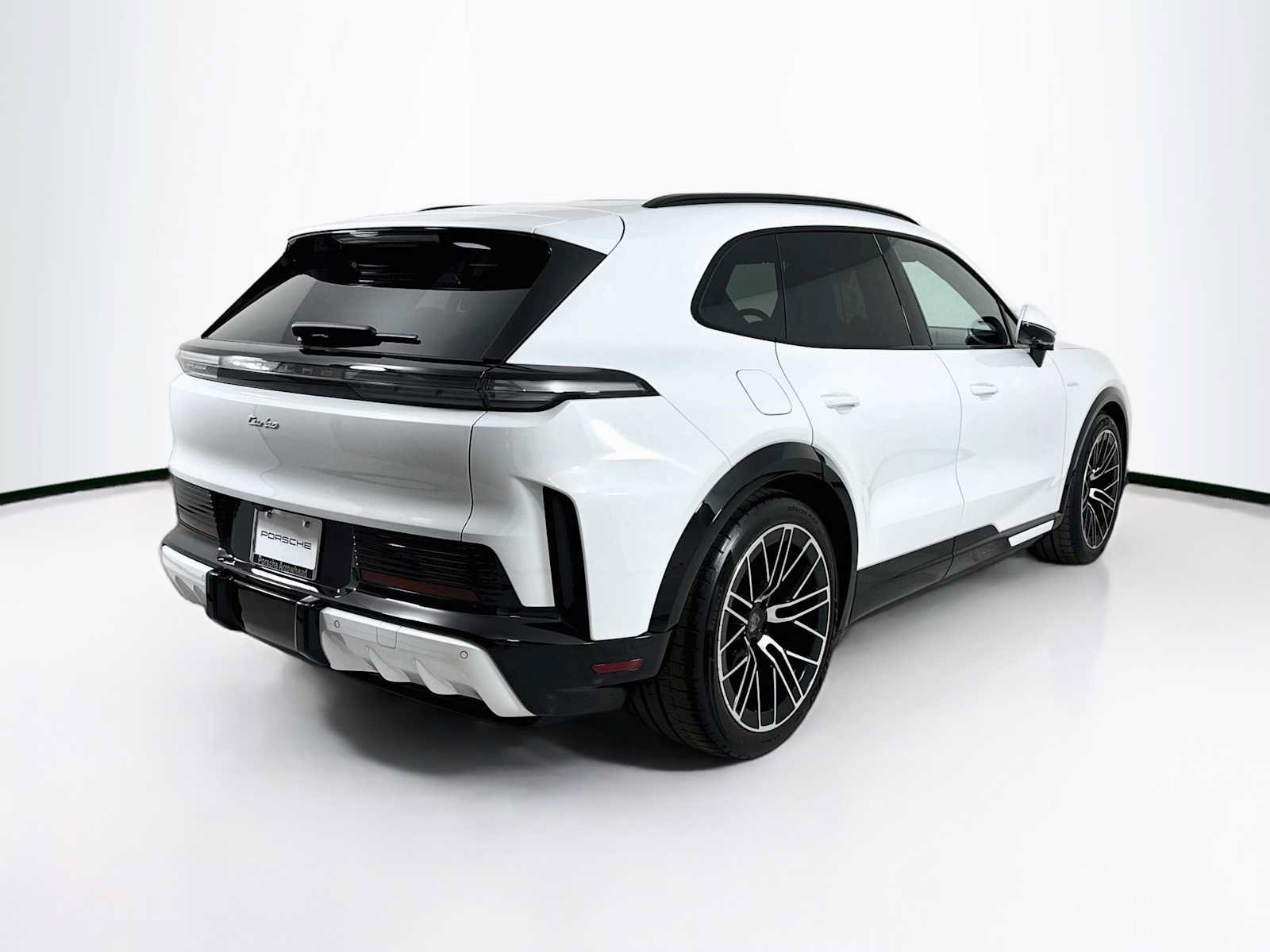 New 2026 Porsche Cayenne Turbo Electric AWD/4WD image 9