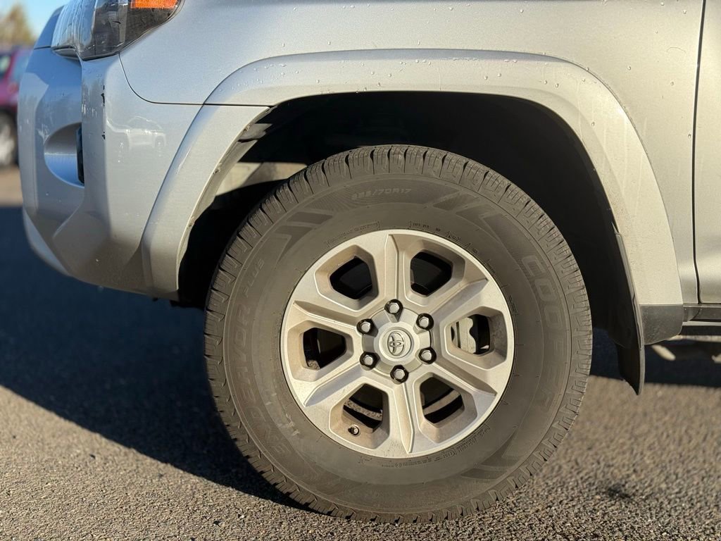 Used 2015 Toyota 4Runner SR5 image 9