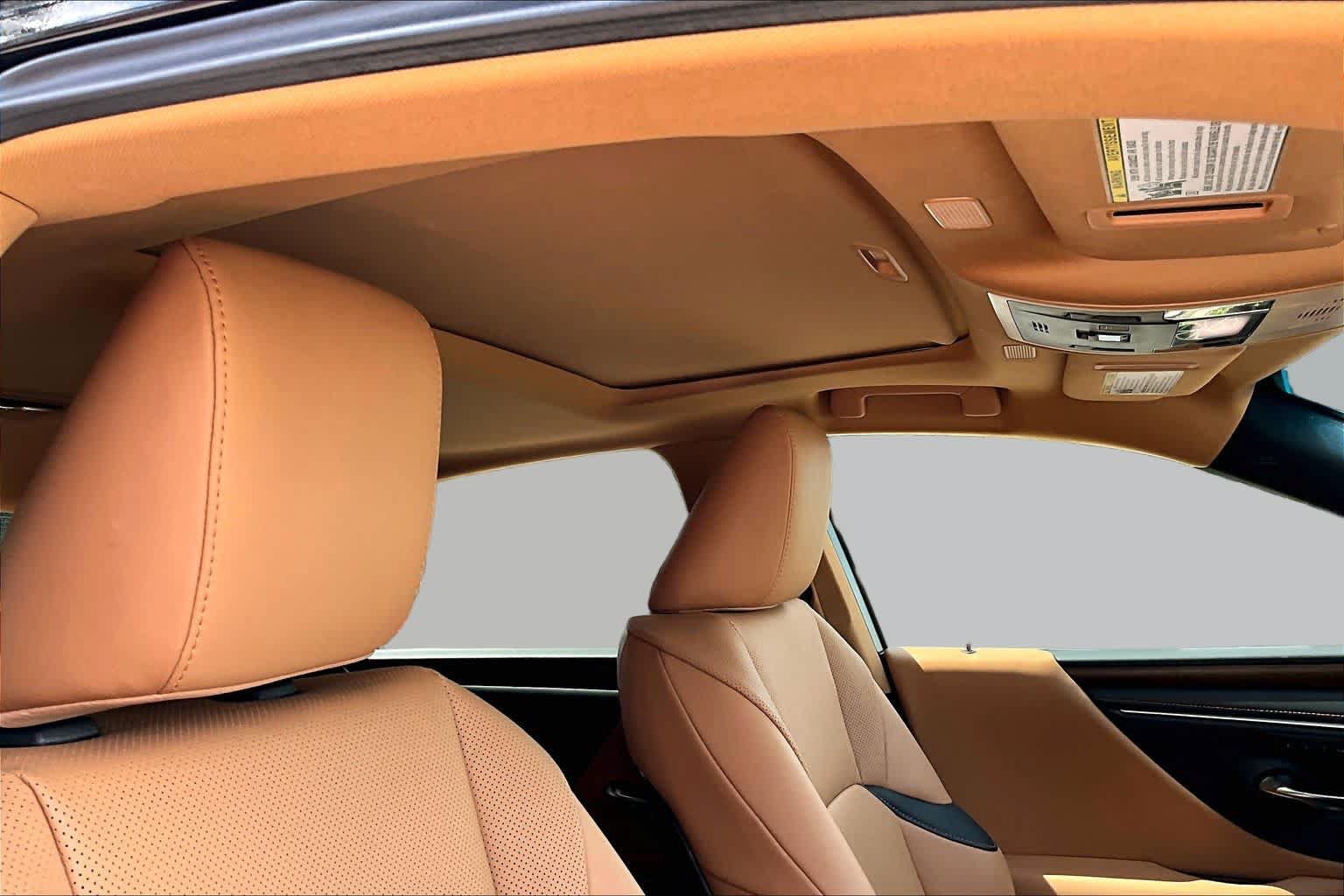 Used 2025 Lexus ES 350 w/ Premium Package FWD image 14