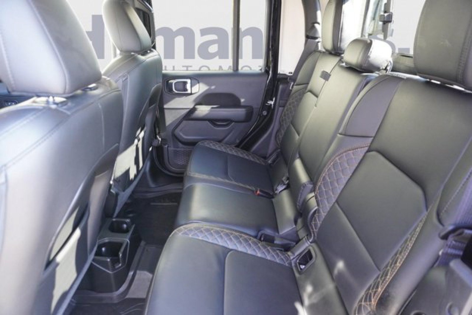 Used 2023 Jeep Gladiator Overland AWD/4WD image 15