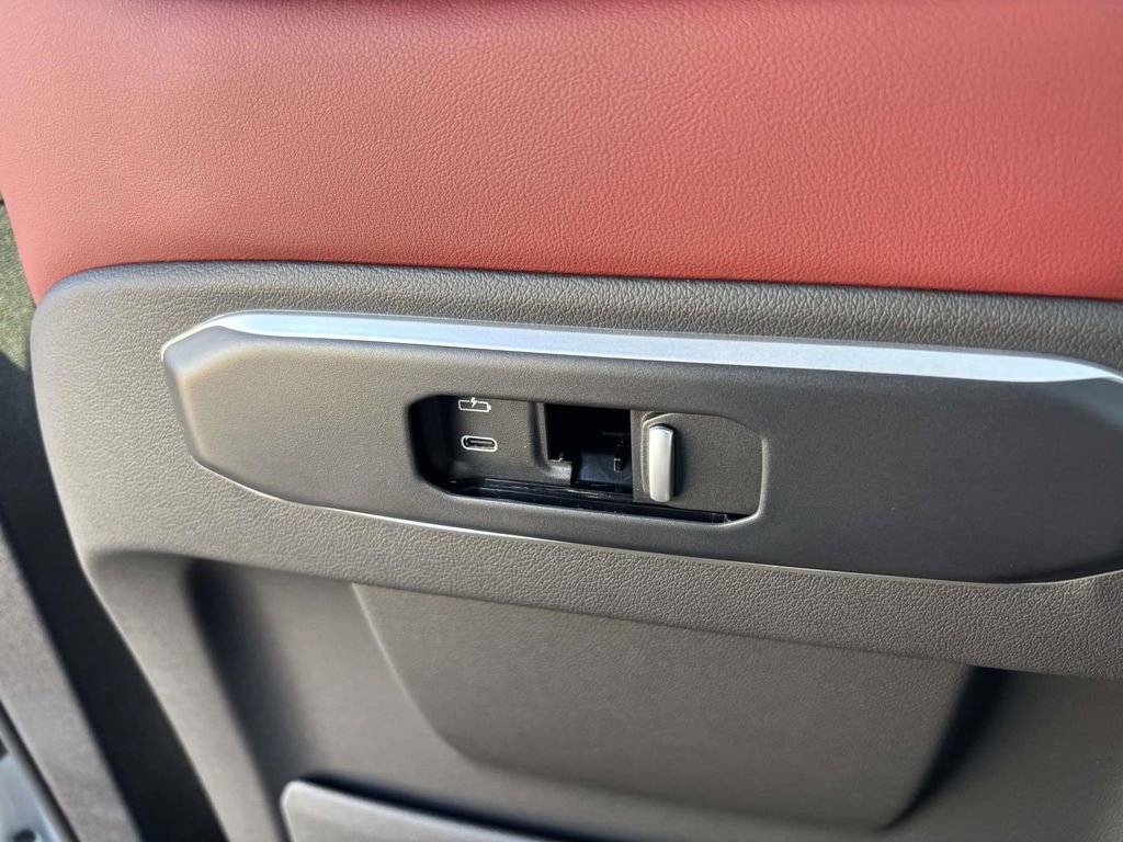 New 2026 BMW X6 xDrive40i w/ Premium Package image 34