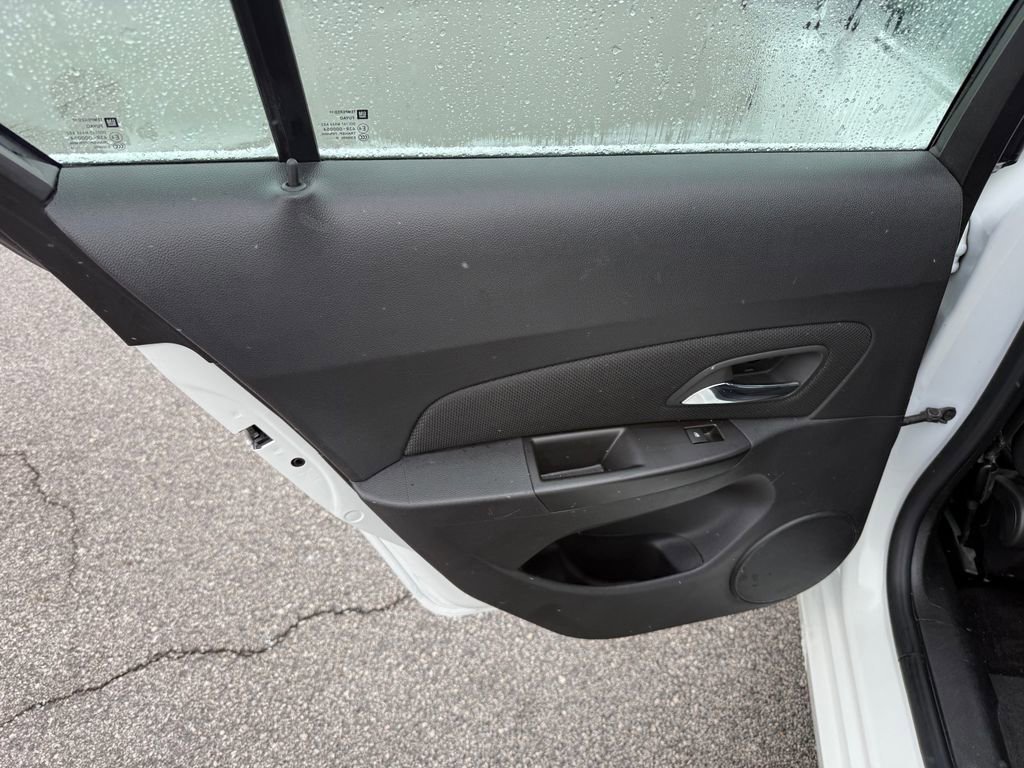 Used 2016 Chevrolet Cruze LT image 22