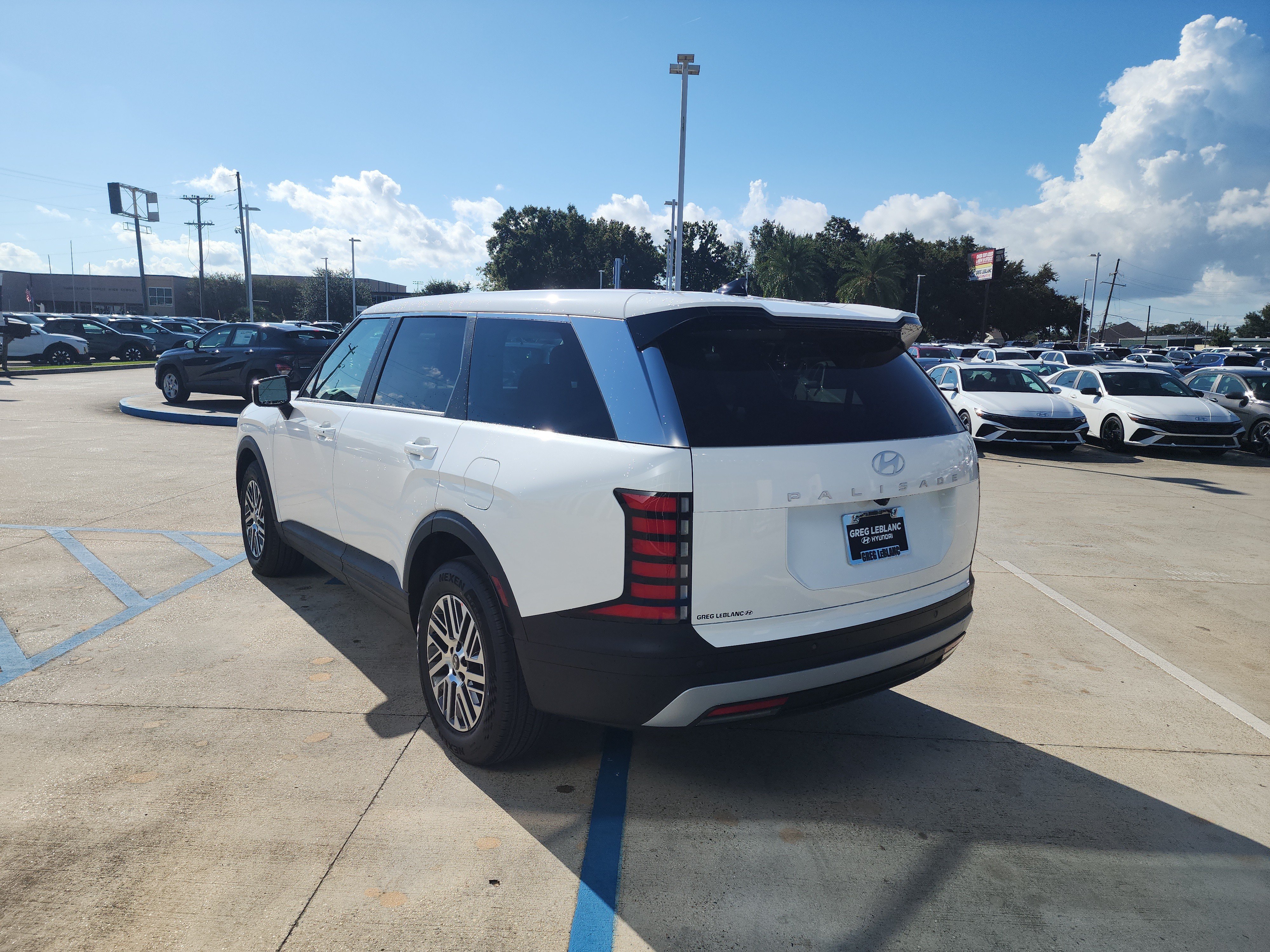 New 2027 Hyundai Palisade SE FWD image 5