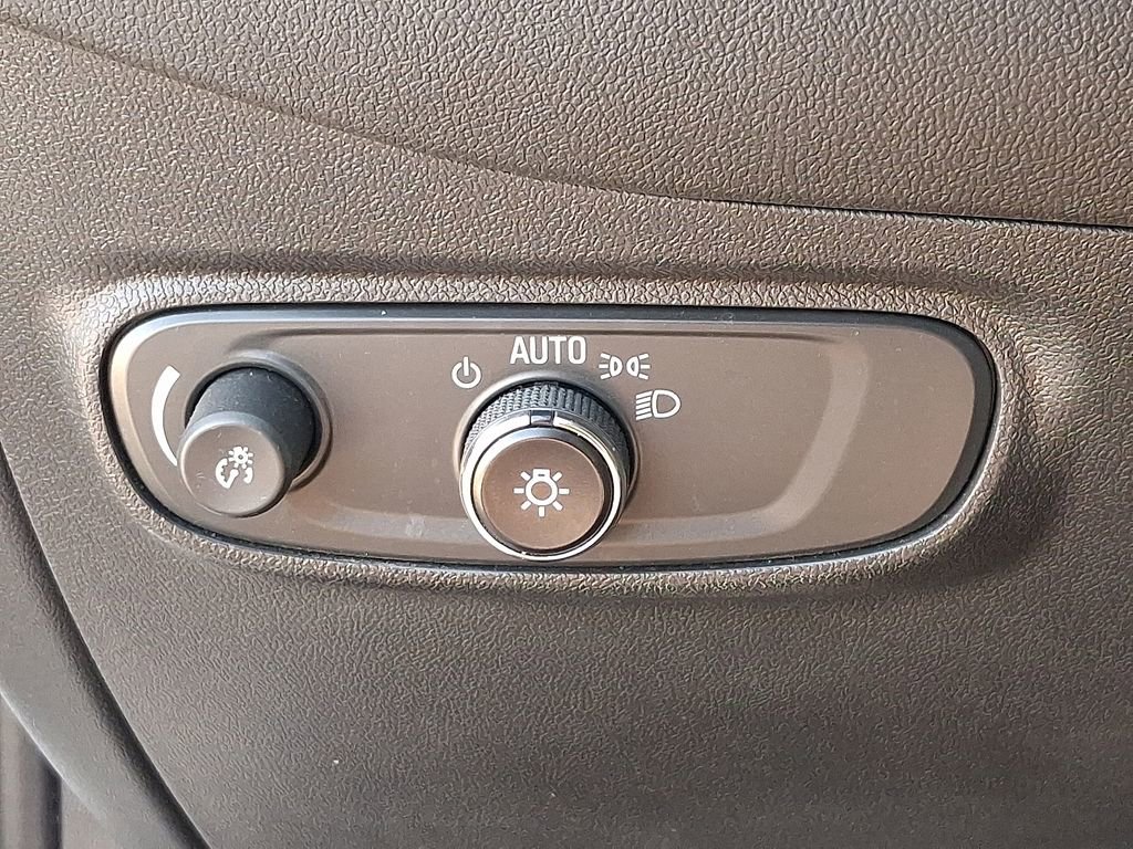 Used 2024 Chevrolet Equinox RS w/ RS Leather Package image 29