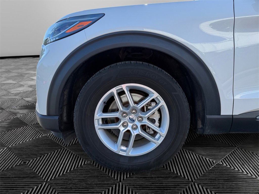 Used 2025 Ford Explorer Active w/ Active Comfort Package image 14