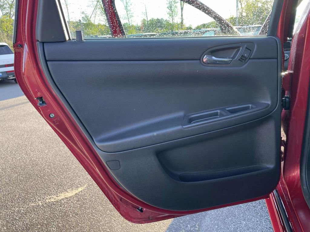 Used 2015 Chevrolet Impala LT w/ LT Sunroof Package image 2