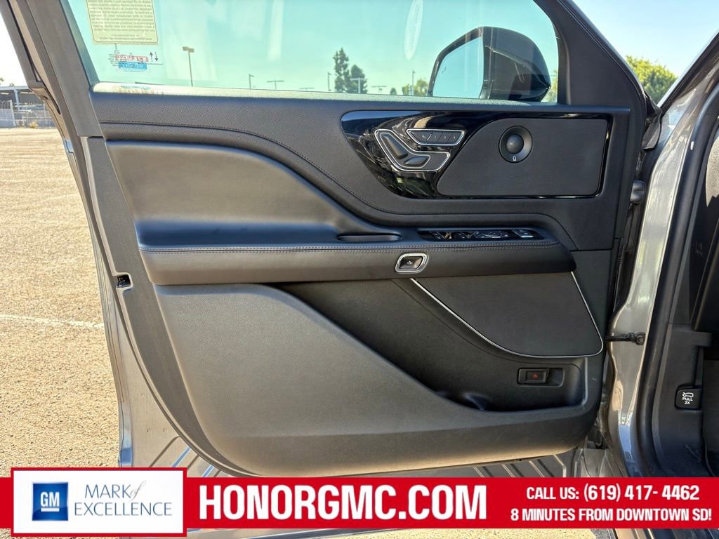 Used 2022 Lincoln Aviator Reserve w/ Equipment Group 201A RWD image 14