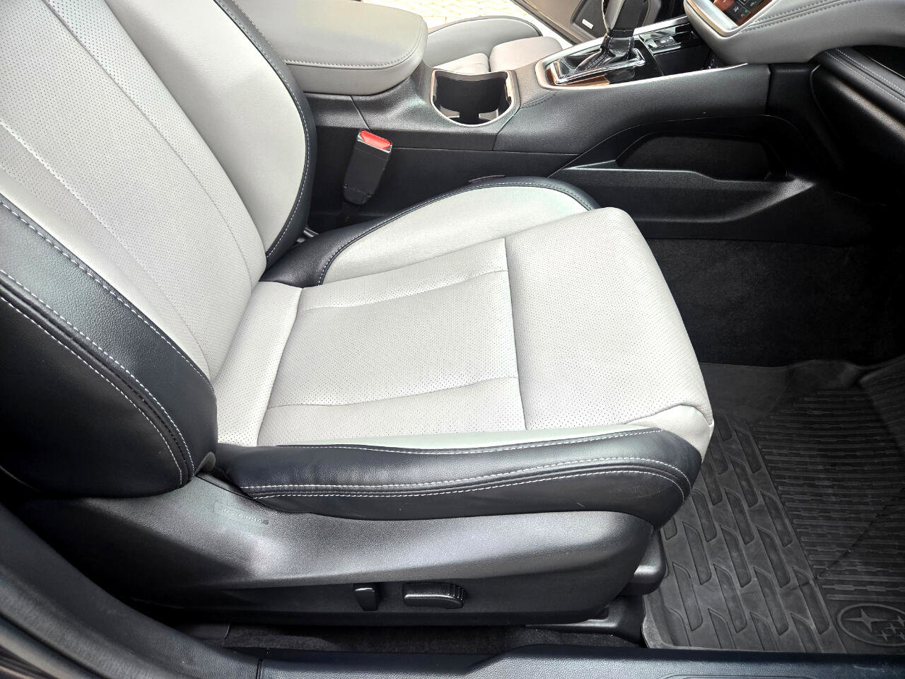 Used 2024 Subaru Outback Limited w/ Popular Package #2 image 24