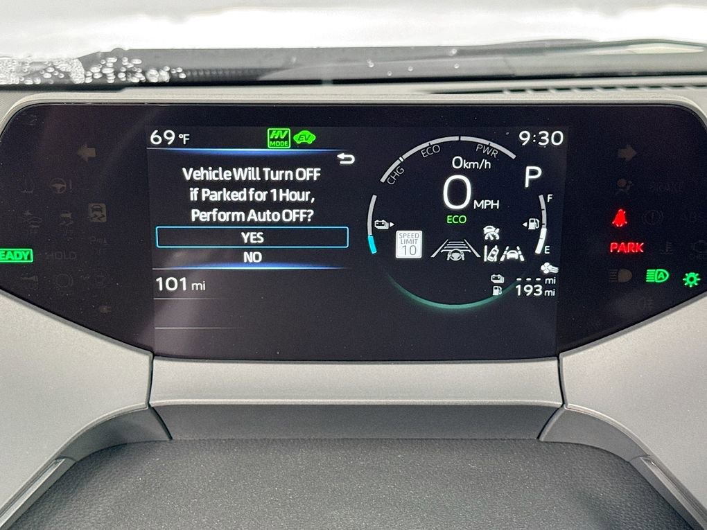 Used 2025 Toyota Prius Plug-In Hybrid image 12