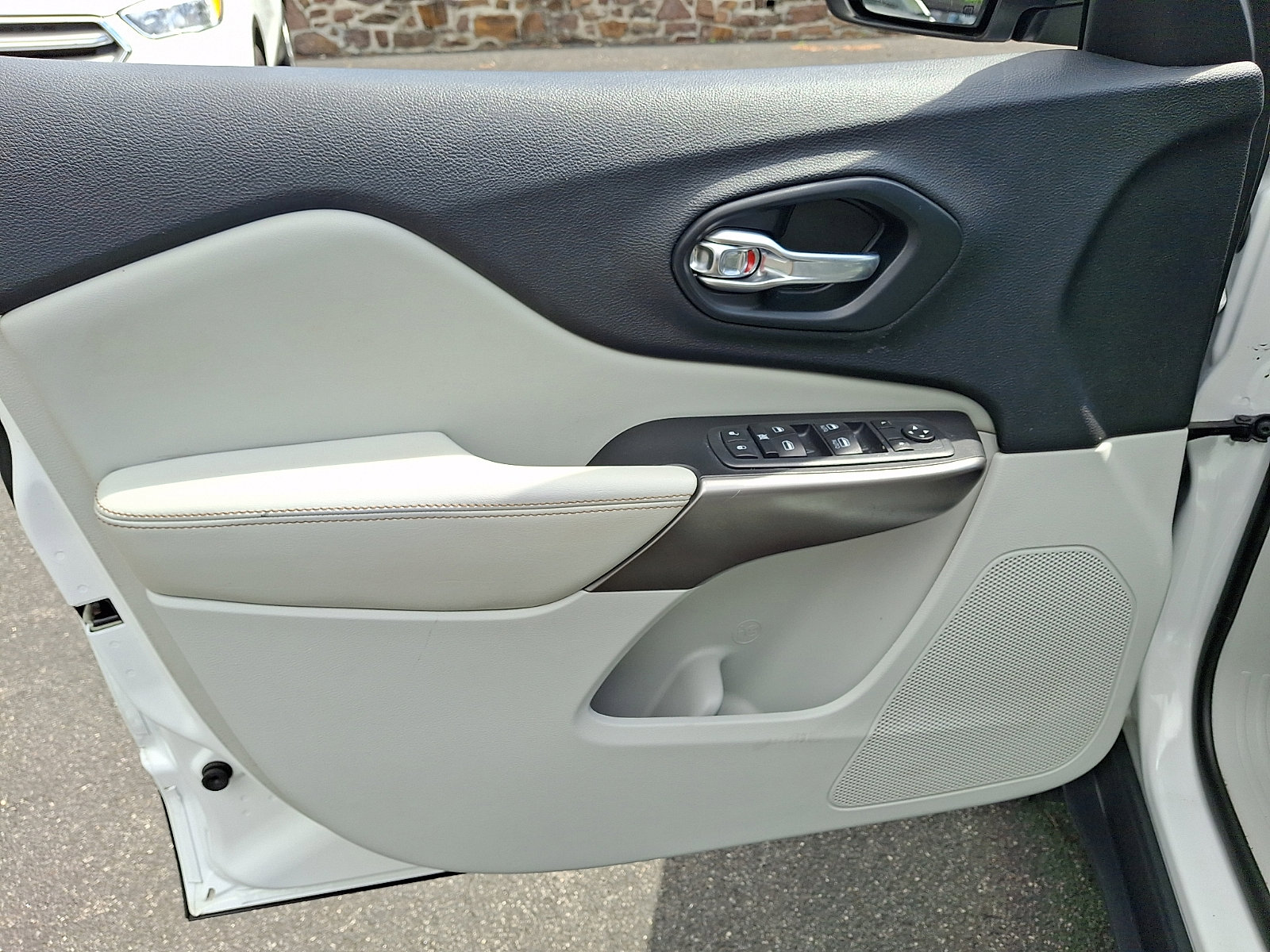 Used 2021 Jeep Cherokee Latitude Lux image 13