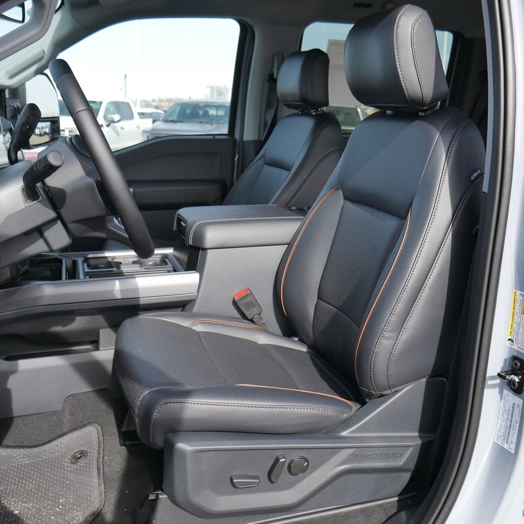 New 2026 Ford F250 Lariat w/ Black Appearance Package image 4