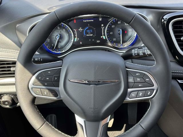New 2026 Chrysler Pacifica Select FWD image 13