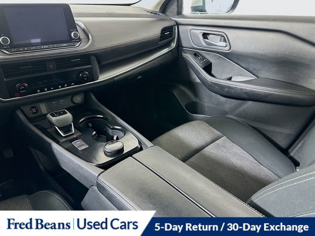 Used 2024 Nissan Rogue SV image 23