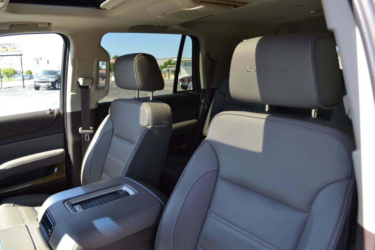 Used 2017 GMC Yukon Denali w/ Open Road Package AWD/4WD image 30