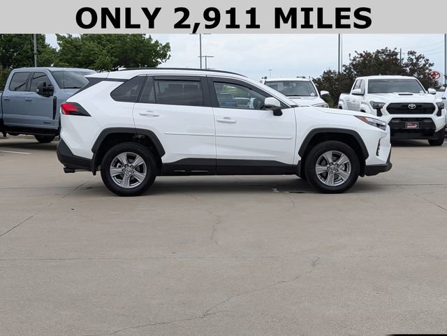 Used 2025 Toyota RAV4 XLE image 4