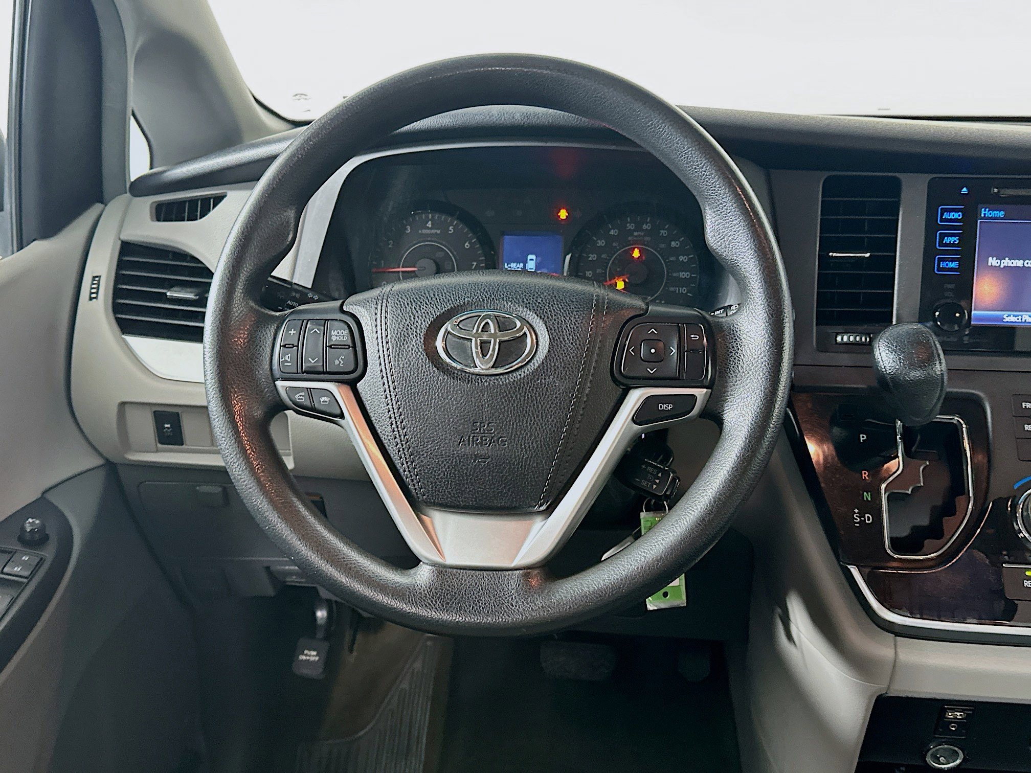 Used 2015 Toyota Sienna LE image 17