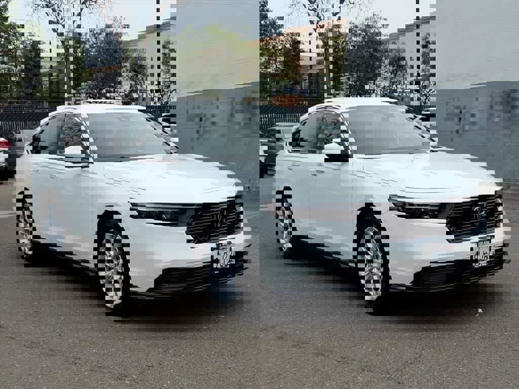 Certified 2024 Honda Accord LX image 3