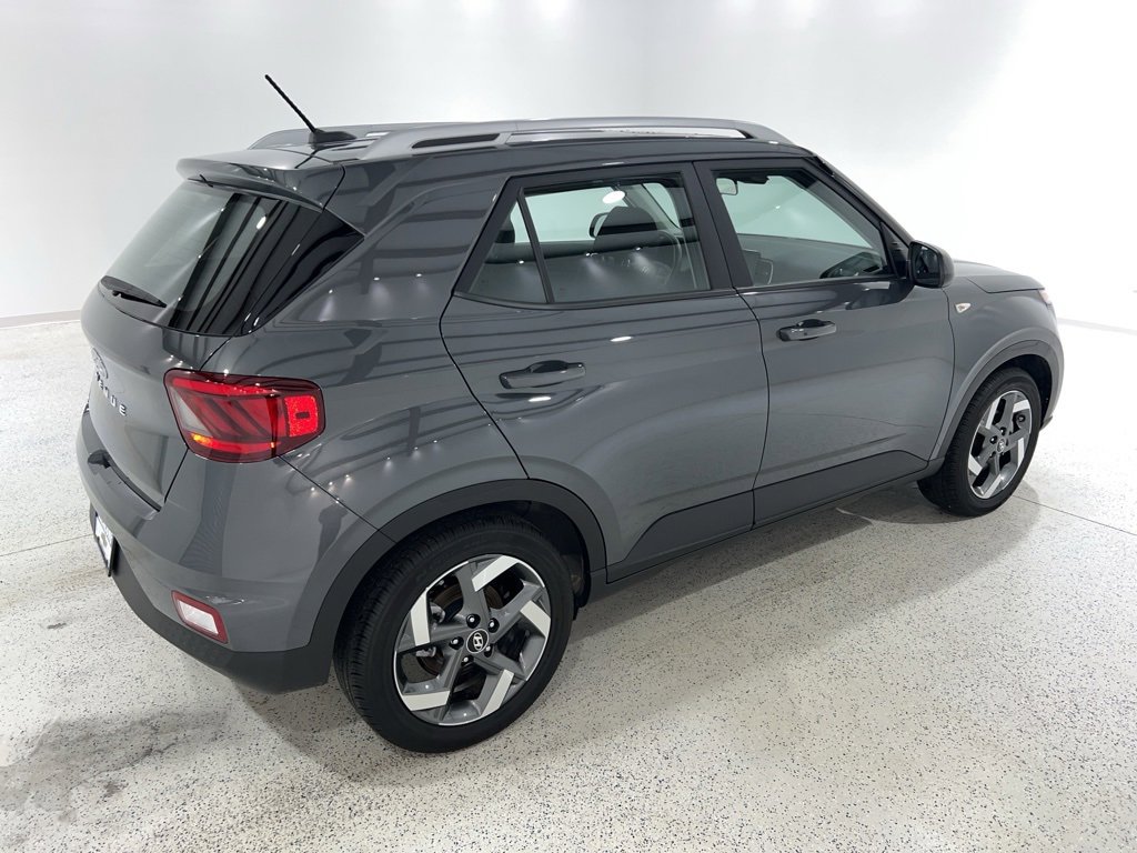Used 2024 Hyundai Venue SEL image 5