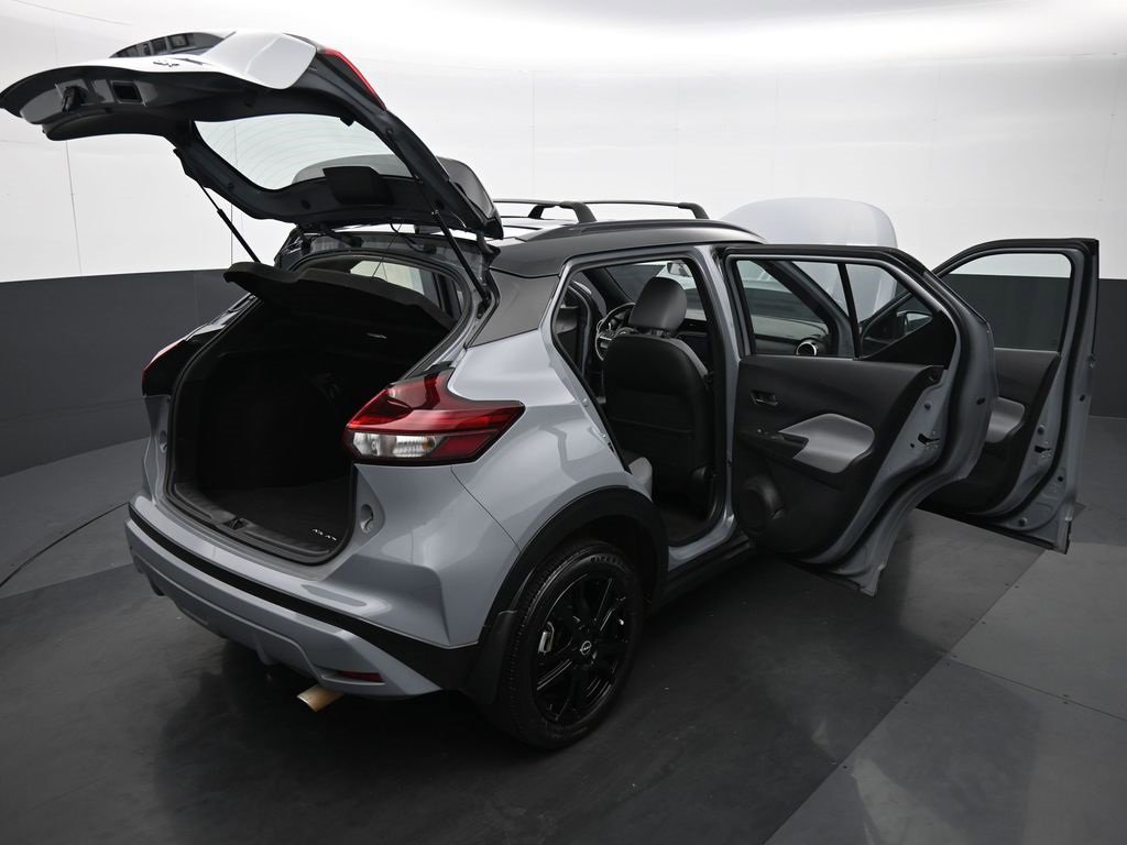 Used 2024 Nissan Kicks SR w/ SR Premium Package image 15