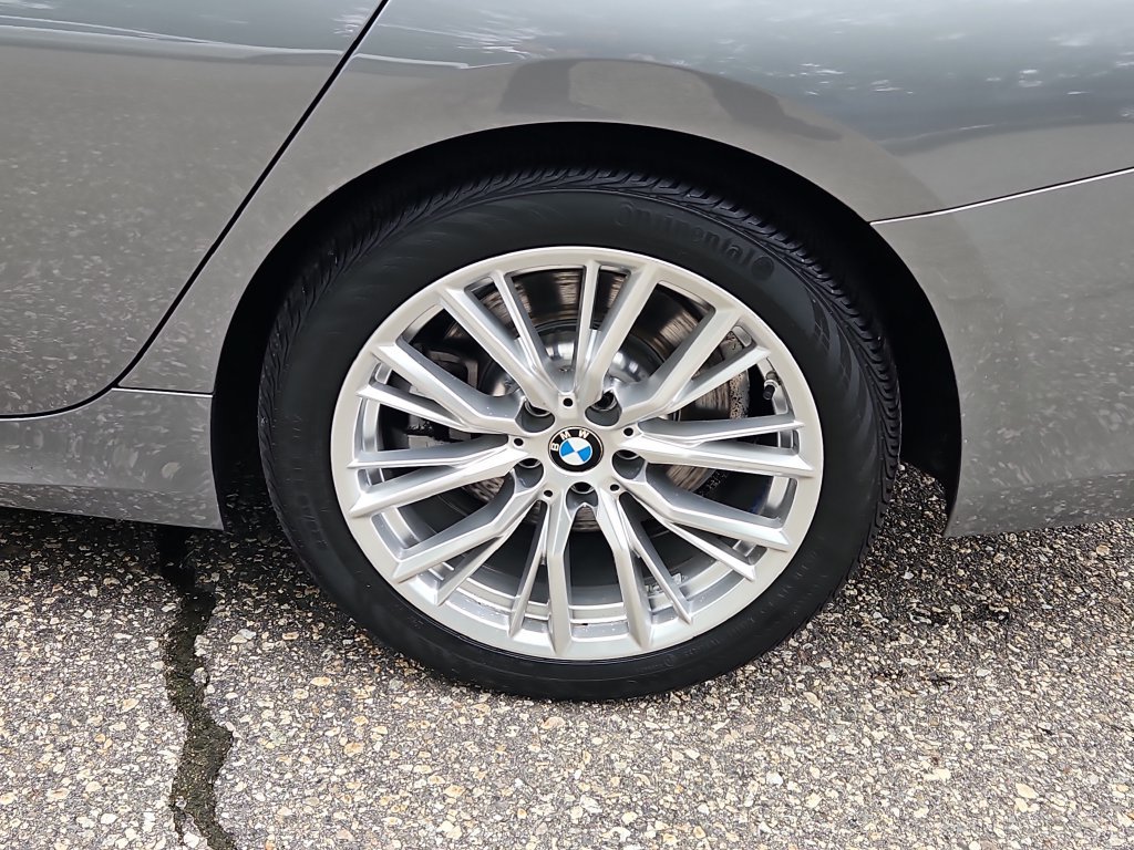 Used 2023 BMW 330i xDrive Sedan w/ Premium Package AWD/4WD image 8