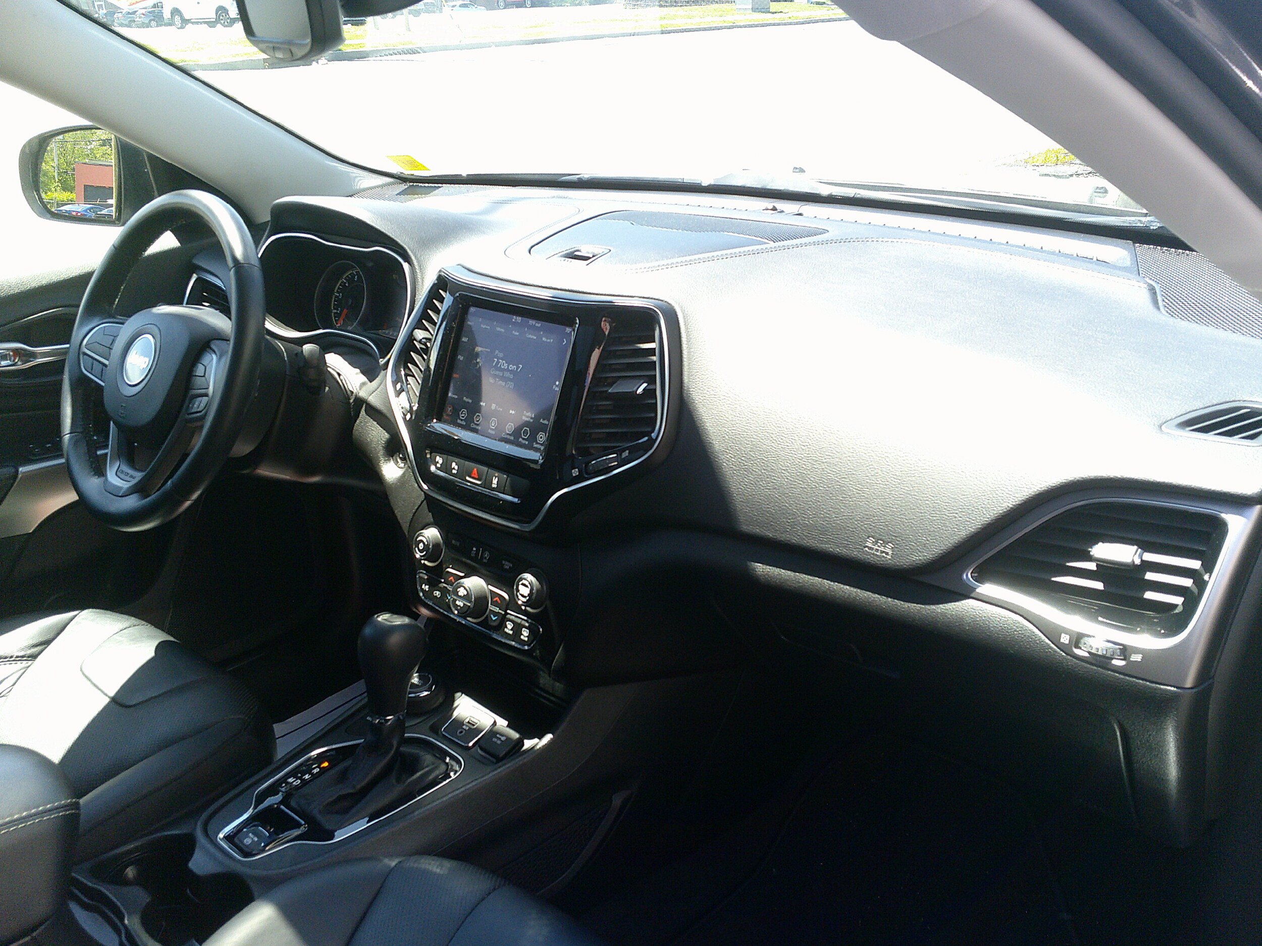 Used 2021 Jeep Cherokee Limited AWD/4WD image 36