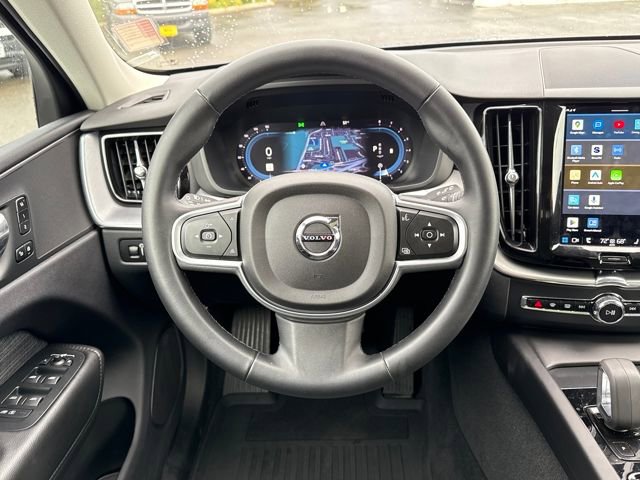 Used 2022 Volvo XC60 B5 Momentum image 13