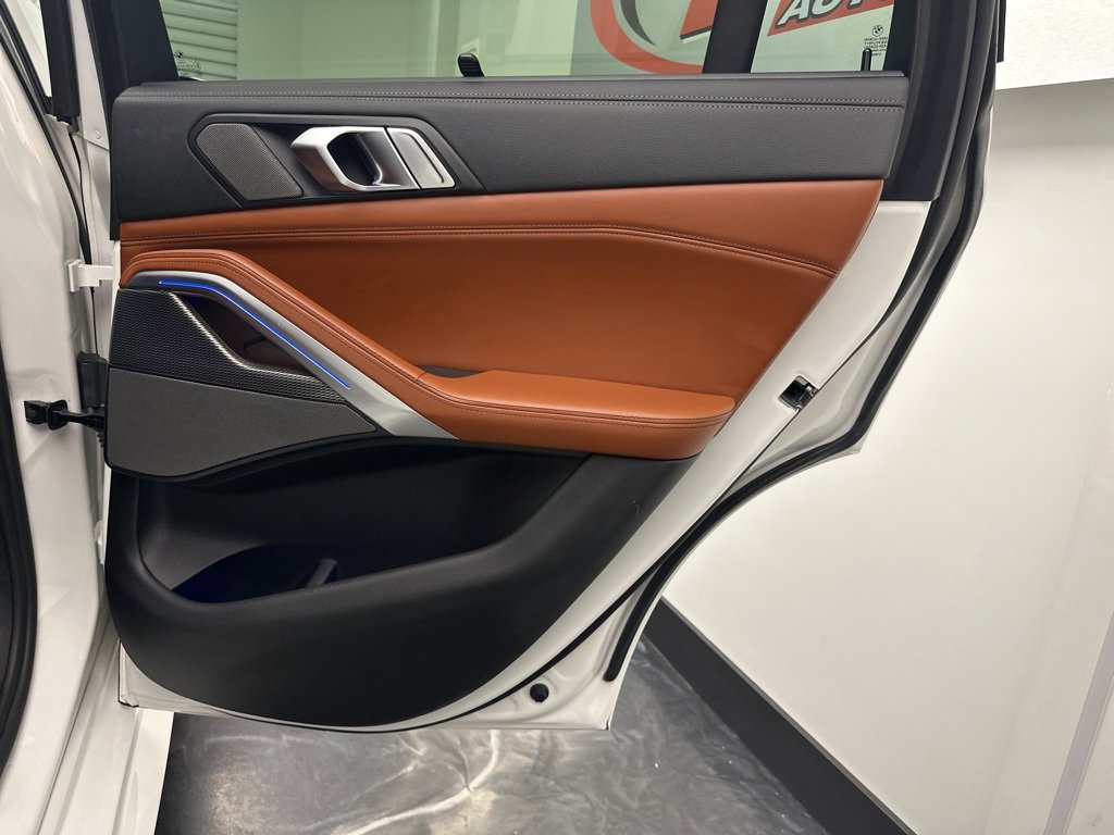 Used 2022 BMW X6 M50i w/ Executive Package image 12