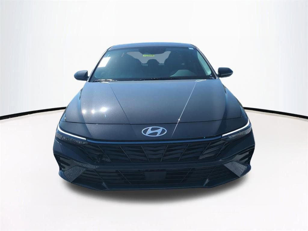New 2026 Hyundai Elantra Limited image 3