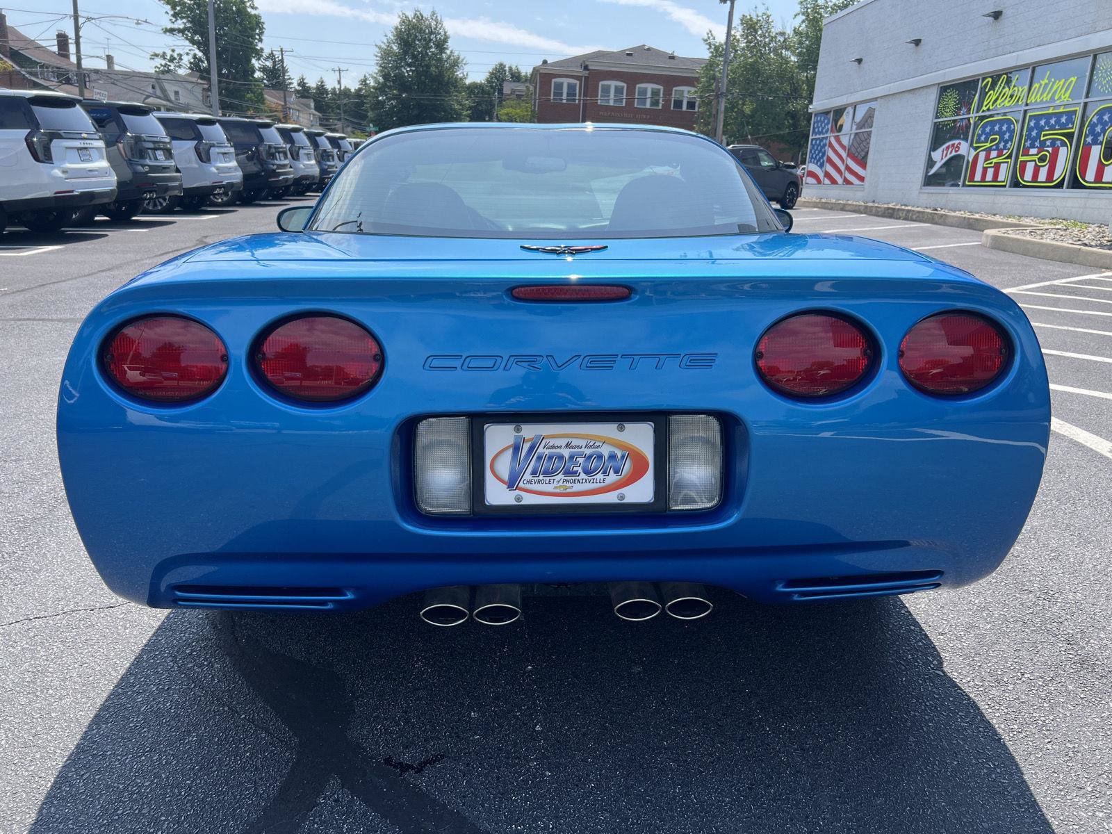 Used 2000 Chevrolet Corvette Coupe w/ Performance Handling Pkg RWD image 6