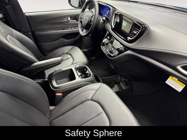 New 2026 Chrysler Pacifica Select w/ S Appearance Package image 4