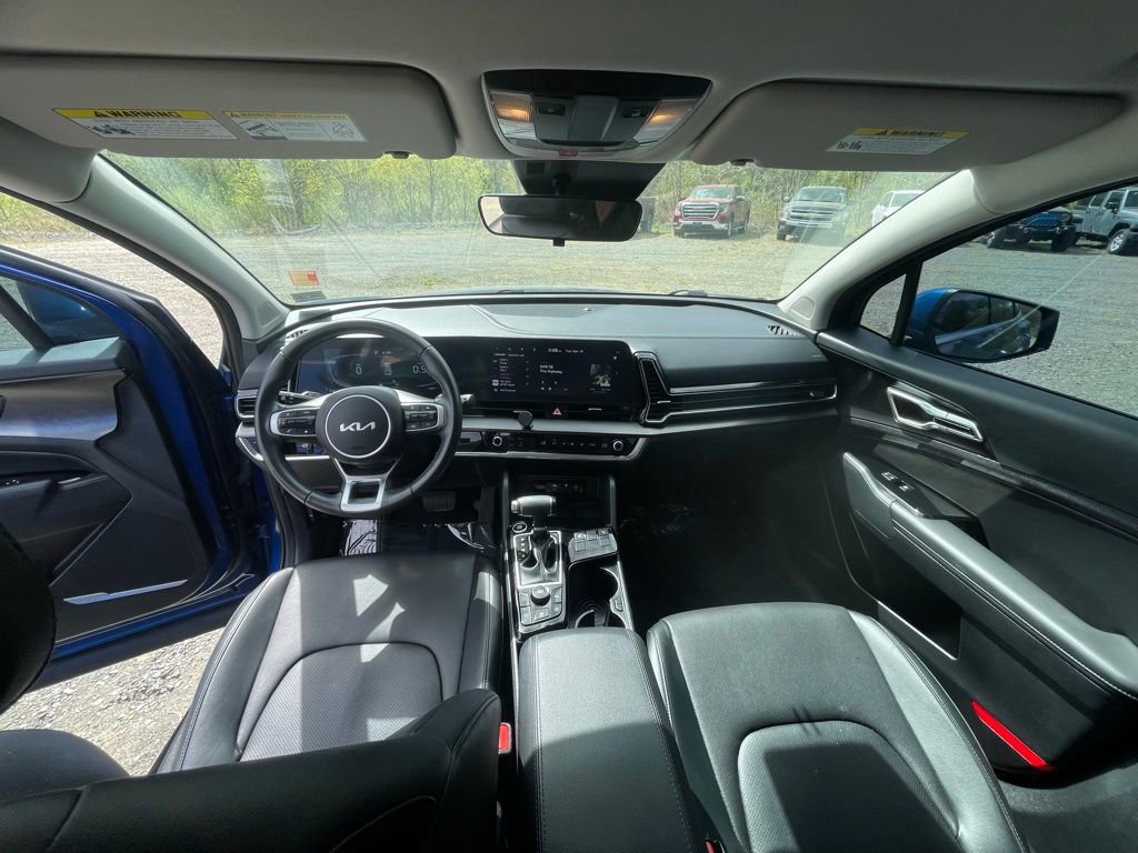Used 2024 Kia Sportage EX image 3