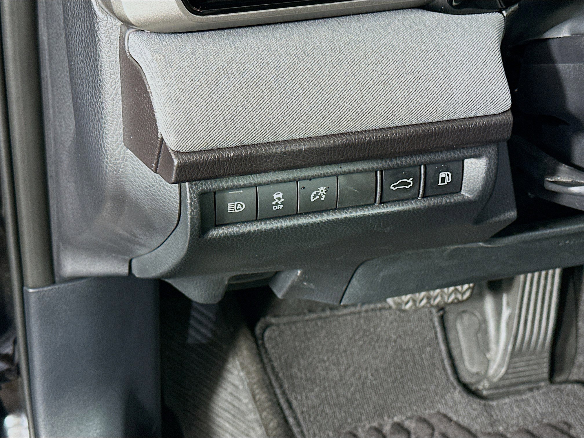 Used 2025 Toyota Camry LE image 17