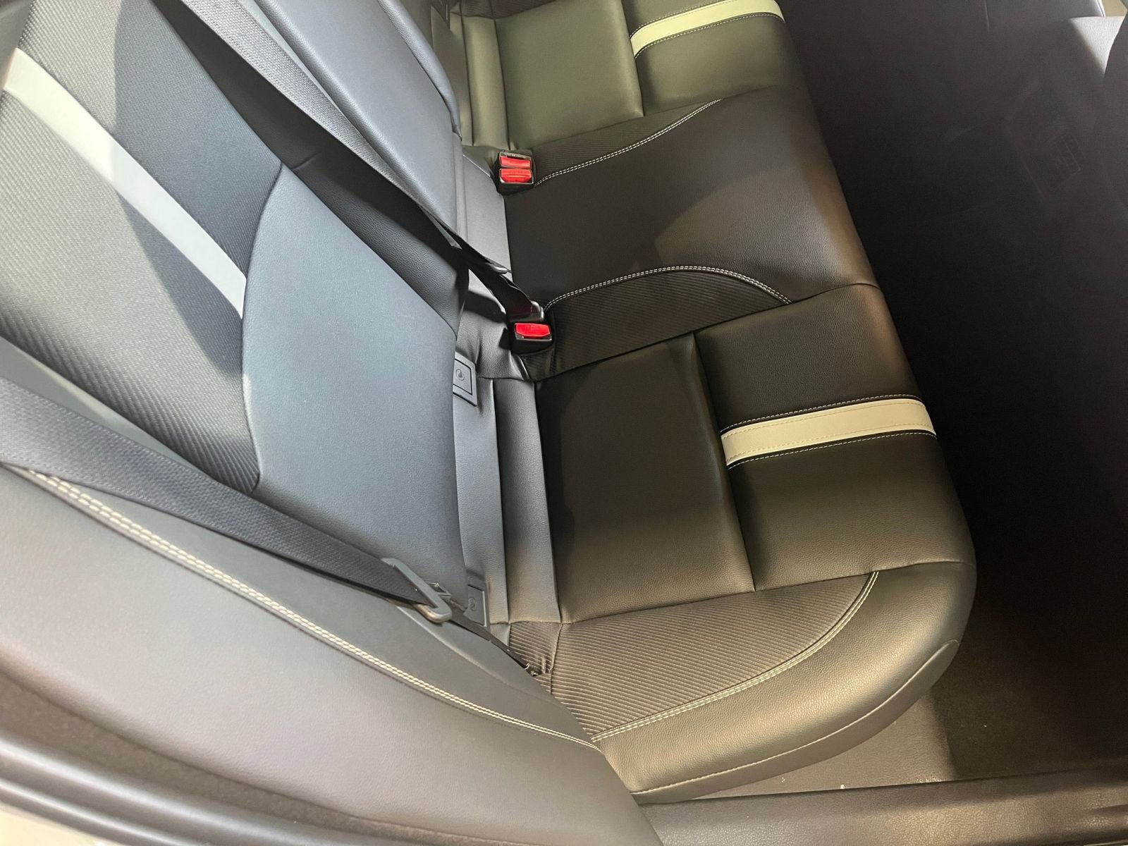 Used 2025 Toyota Camry SE FWD image 39