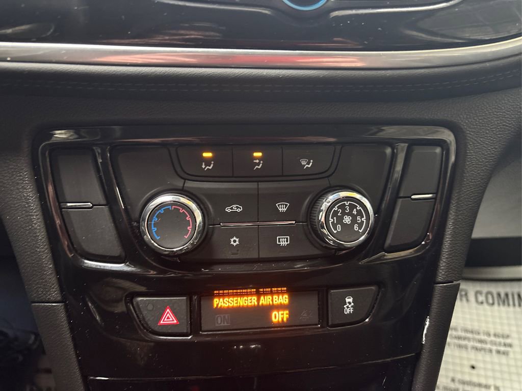 Used 2022 Buick Encore Preferred w/ Safety Package image 29