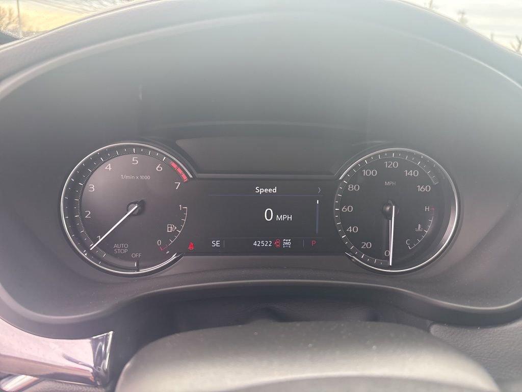 Used 2021 Cadillac XT4 Luxury w/ Cold Weather Package image 18