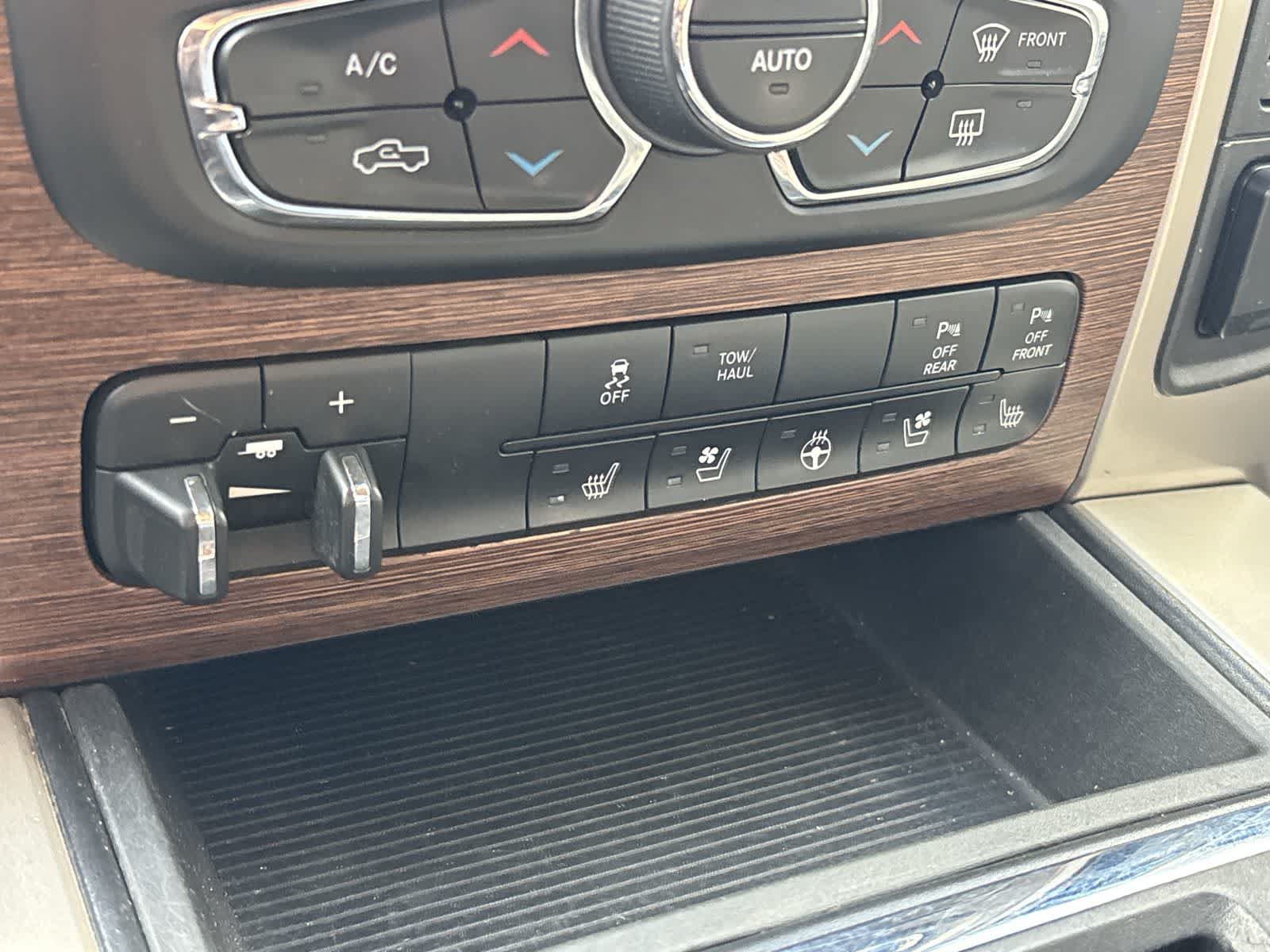Used 2014 RAM 1500 Laramie w/ Trailer Tow Group AWD/4WD image 26