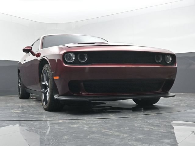Used 2022 Dodge Challenger SXT RWD image 42