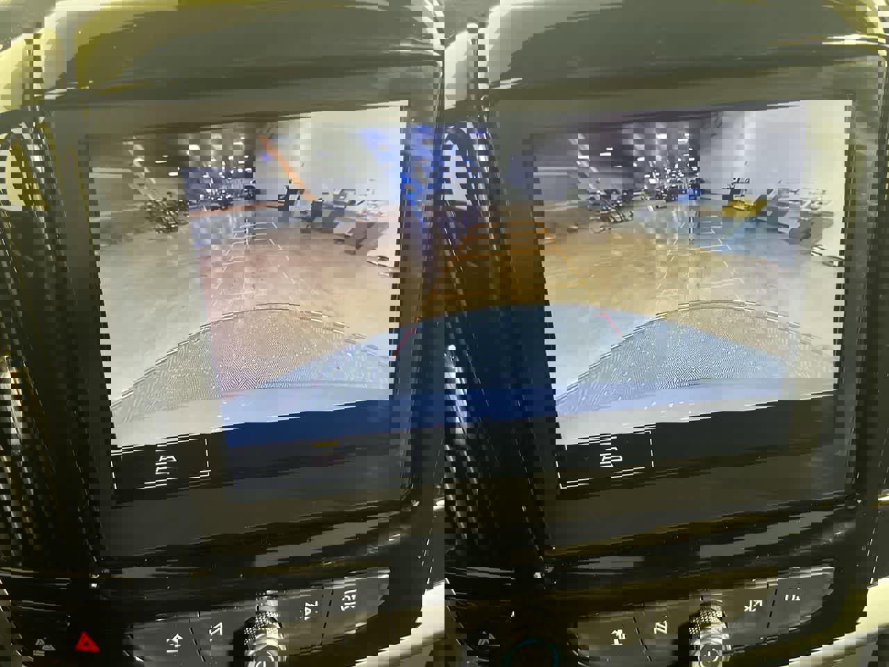 Used 2022 Chevrolet Traverse LT image 19