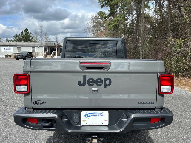 Used 2020 Jeep Gladiator Sport image 4