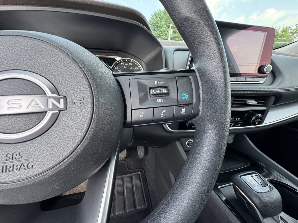 Used 2023 Nissan Rogue SV AWD/4WD image 23
