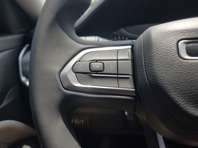 Used 2022 Jeep Compass Latitude FWD image 24
