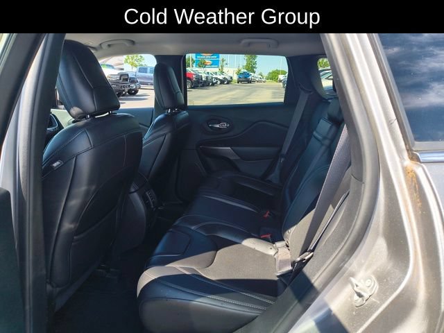 Used 2019 Jeep Cherokee Latitude Plus w/ Cold Weather Group AWD/4WD image 12