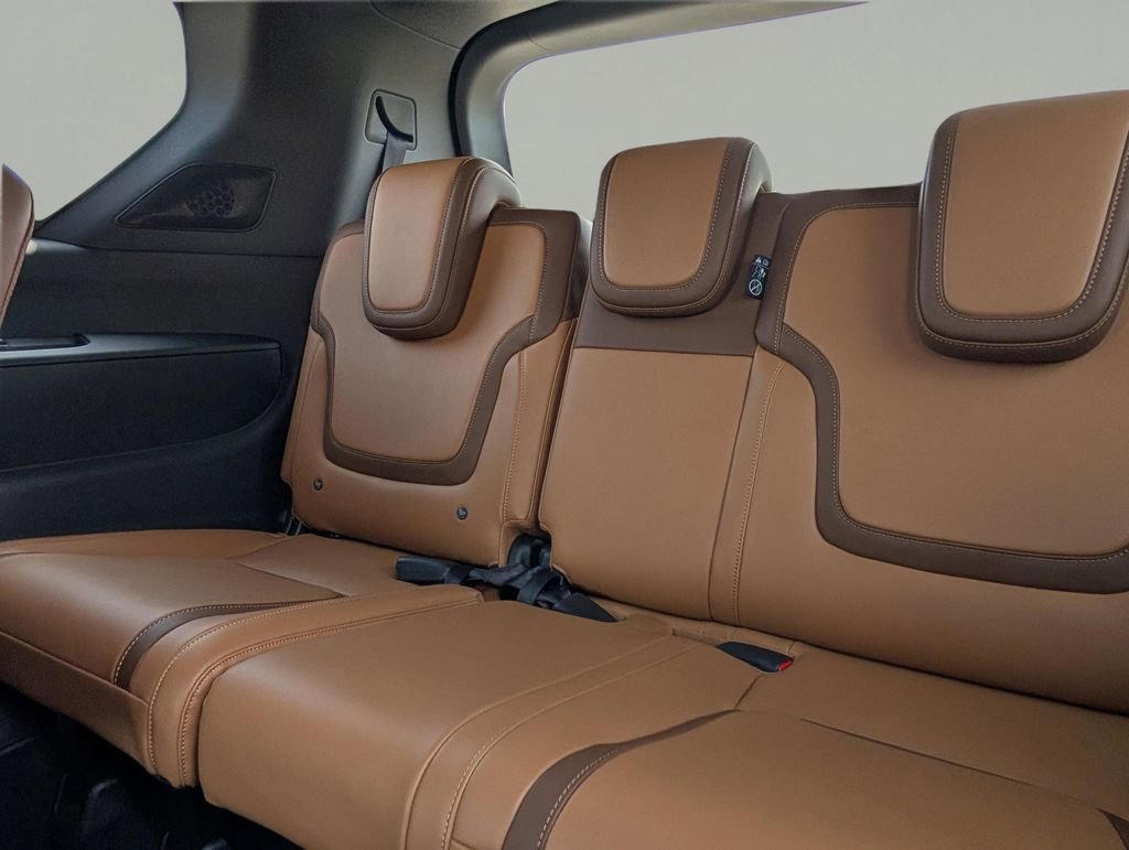Used 2025 Nissan Armada SL w/ Captain's Chari Seat Package image 13