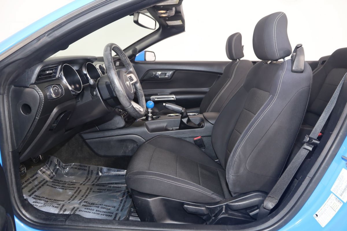 Used 2017 Ford Mustang Convertible RWD image 9