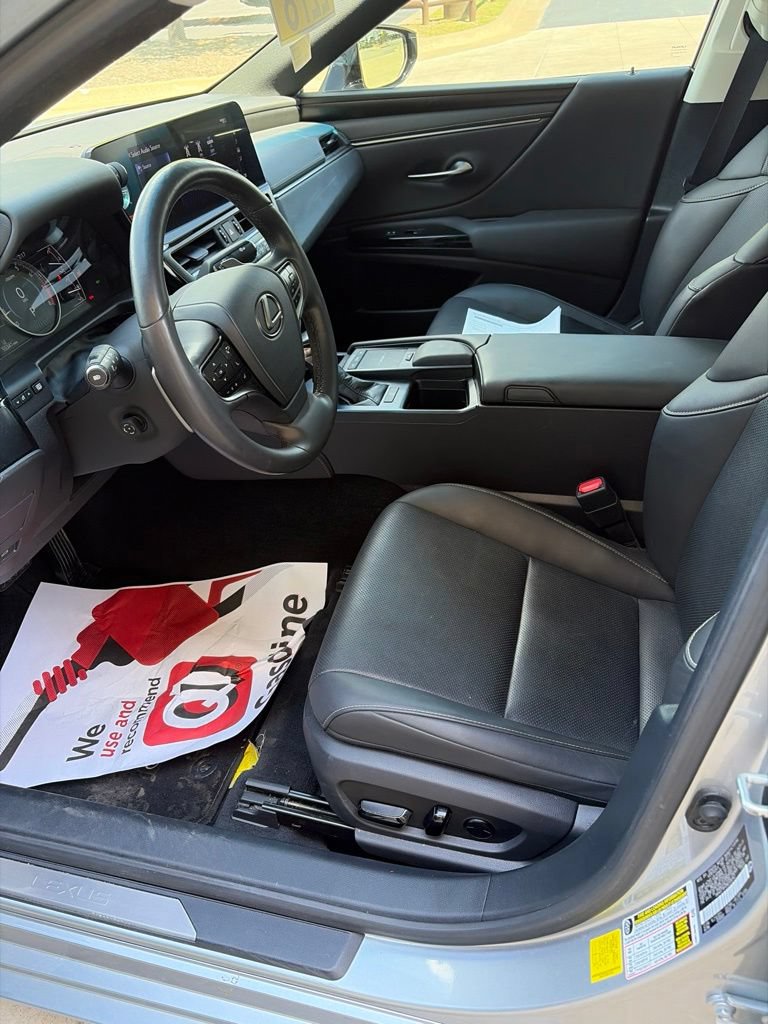 Used 2022 Lexus ES 350 w/ Premium Package FWD image 3